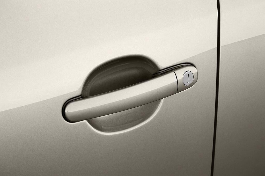 Skoda Fabia (Baujahr 2009) Elegance 5 Türen Türgriff