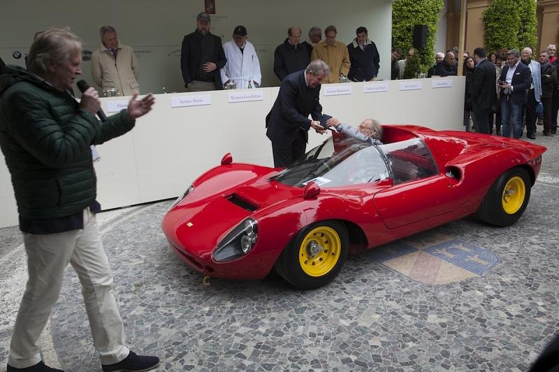 Stolz präsentieren die Teilnehmer auf dem Concorso d Eleganza Villa d Este 2013 ihre Autos