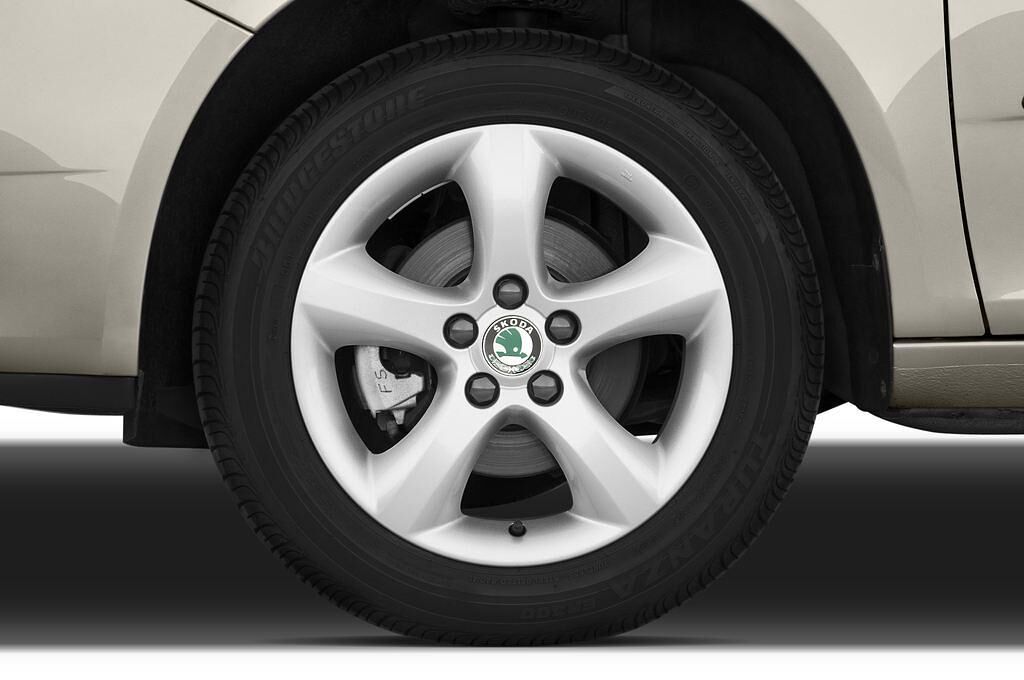 Skoda Fabia (Baujahr 2009) Elegance 5 Türen Reifen und Felge