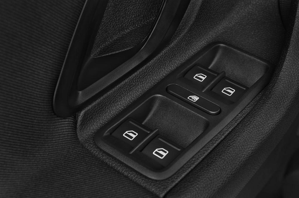 Skoda Fabia (Baujahr 2013) Elegance 5 Türen Bedienungselemente Tür