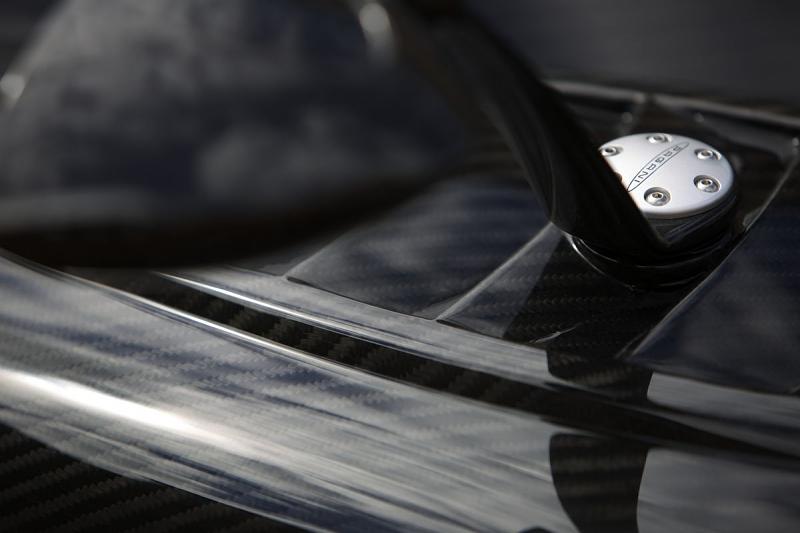 Die Karosserie besteht fast ausschließlich aus Carbon
