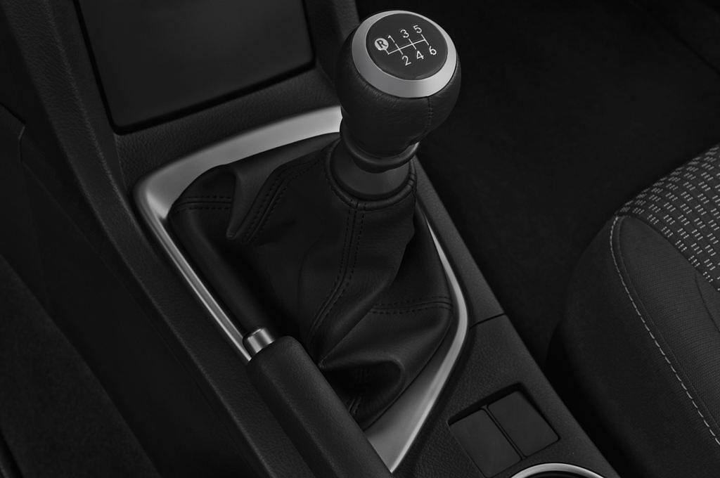 Toyota Corolla (Baujahr 2015) Comfort 4 Türen Schalthebel