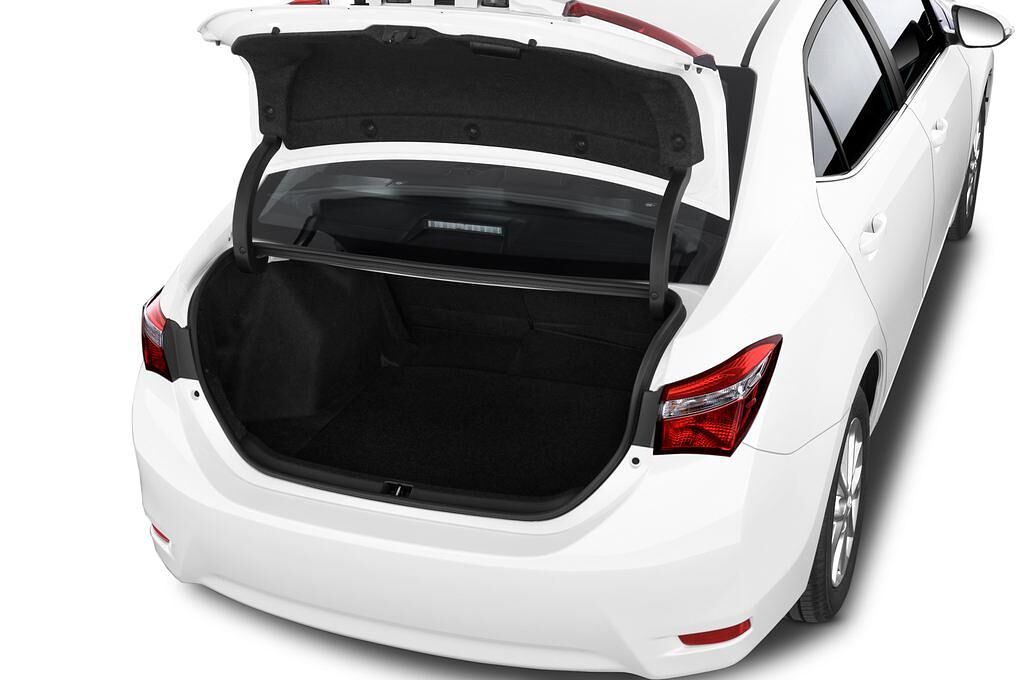 Toyota Corolla (Baujahr 2015) Comfort 4 Türen Kofferraum