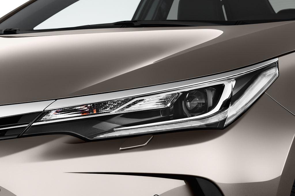 Toyota Corolla (Baujahr 2017) Comfort 4 Türen Scheinwerfer