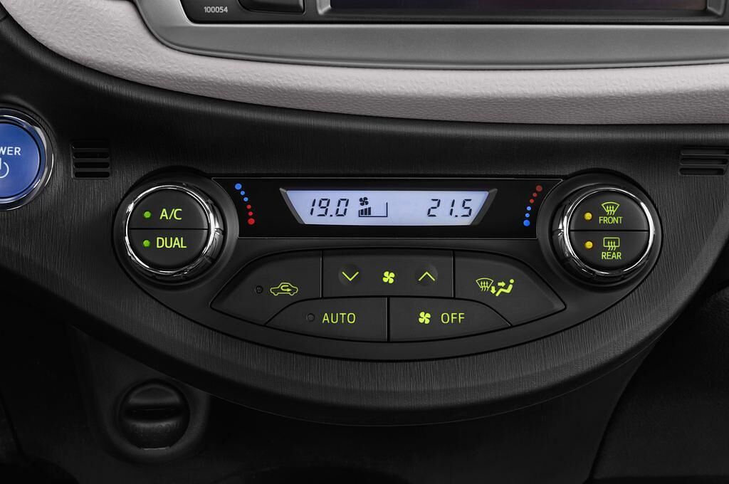 Toyota Yaris (Baujahr 2012) Club 5 Türen Temperatur und Klimaanlage