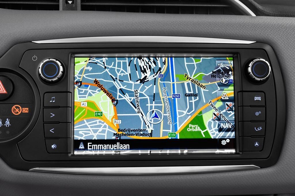 Toyota Yaris Hybride (Baujahr 2014) Comfort 5 Türen Radio und Infotainmentsystem