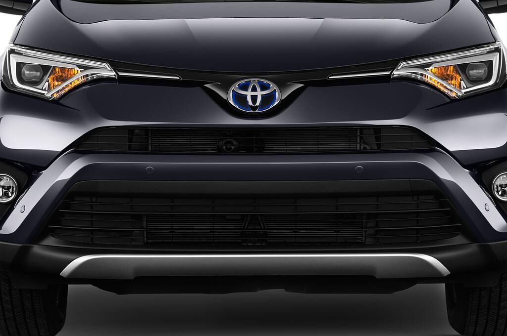 Toyota RAV4 (Baujahr 2016) Executive 5 Türen Kühlergrill und Scheinwerfer