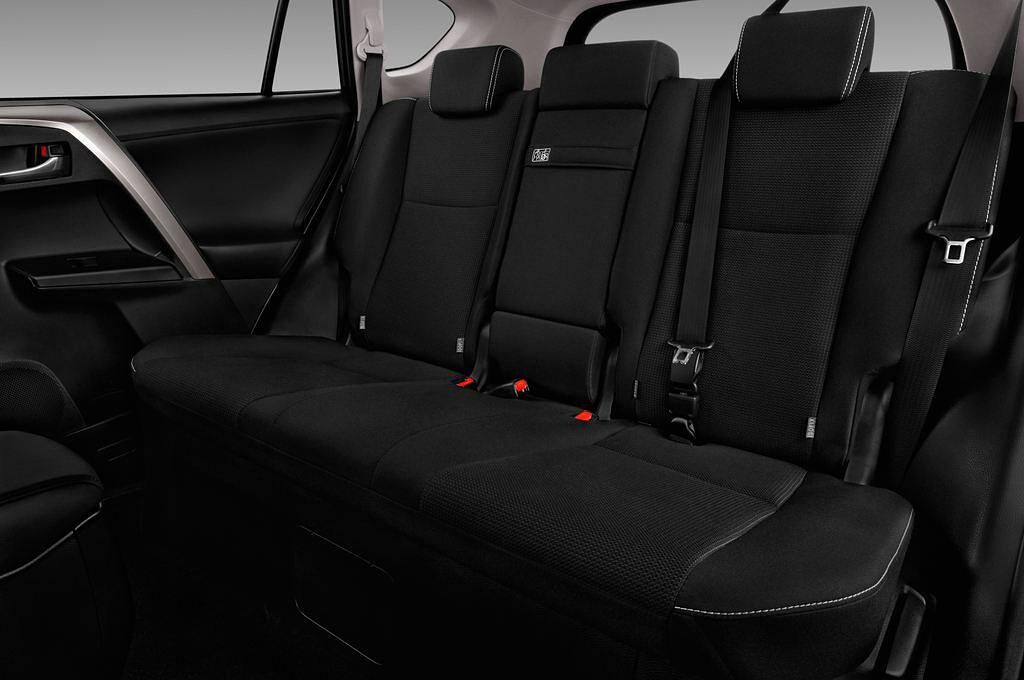 Toyota RAV4 (Baujahr 2016) Executive 5 Türen Rücksitze