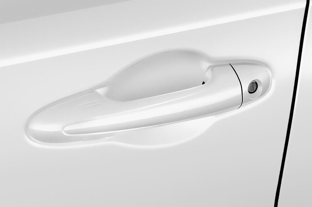 Toyota RAV4 (Baujahr 2016) Edition 5 Türen Türgriff