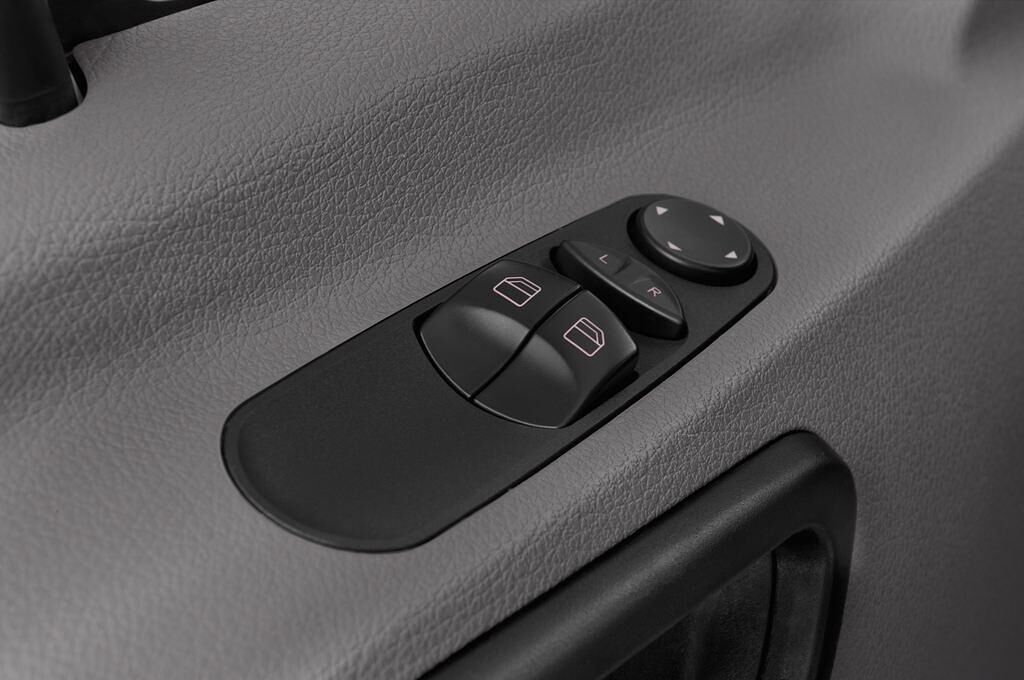 Volkswagen Crafter (Baujahr 2014) L3H2 4 Türen Bedienungselemente Tür