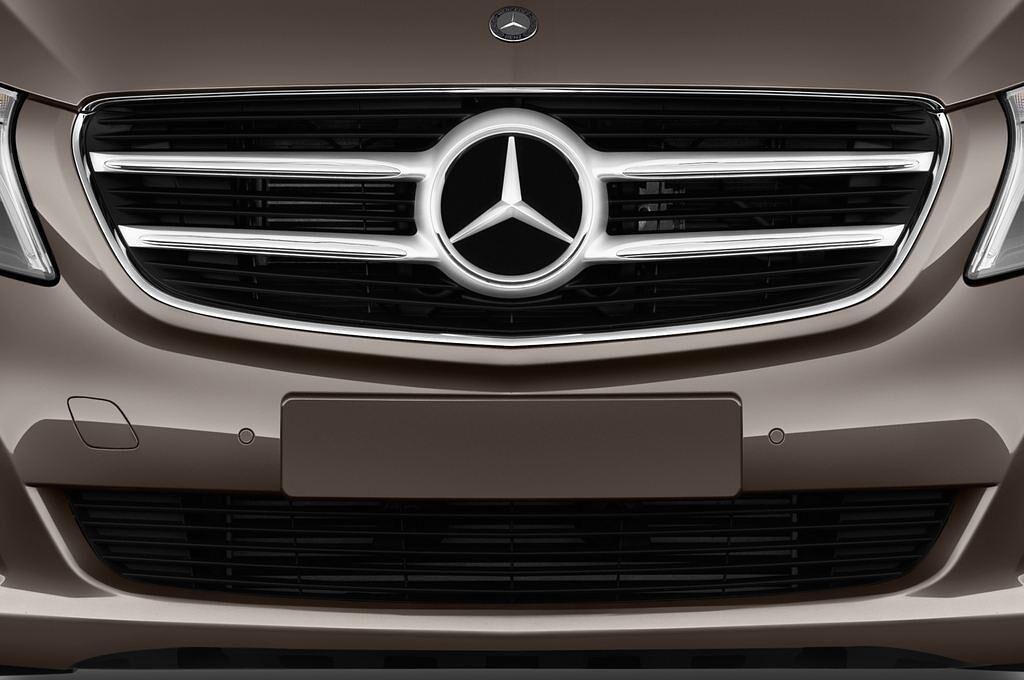 Mercedes V-Class (Baujahr 2014) Avantgarde 5 Türen Kühlergrill und Scheinwerfer