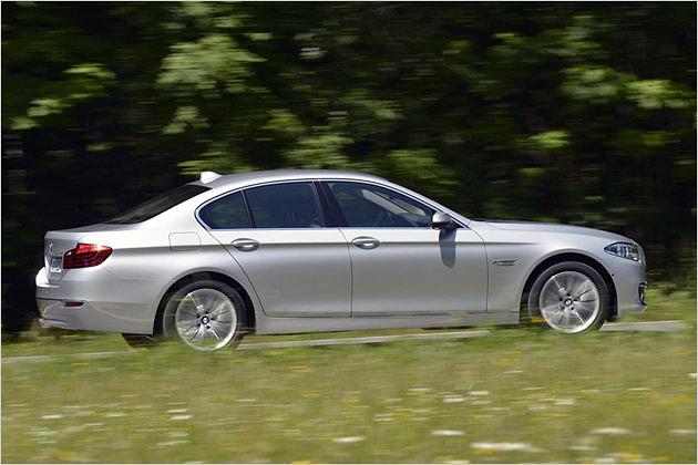 Der 5er wird nun auch in den Aussattungslinien Luxury und Modern angeboten