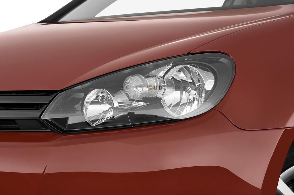 Volkswagen Golf (Baujahr 2010) Trendline 3 Türen Scheinwerfer