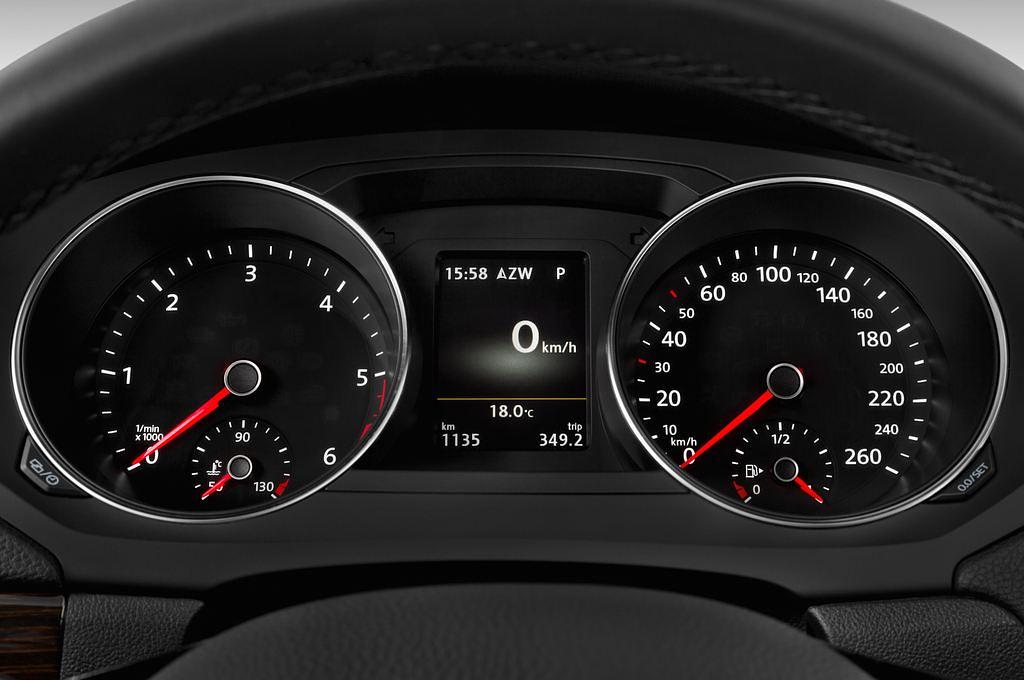 Volkswagen Jetta (Baujahr 2015) 1.4 Tsi 92Kw Bmt Comfortline 4 Türen Tacho und Fahrerinstrumente