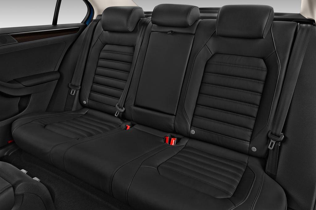 Volkswagen Jetta (Baujahr 2015) 1.4 Tsi 92Kw Bmt Comfortline 4 Türen Rücksitze