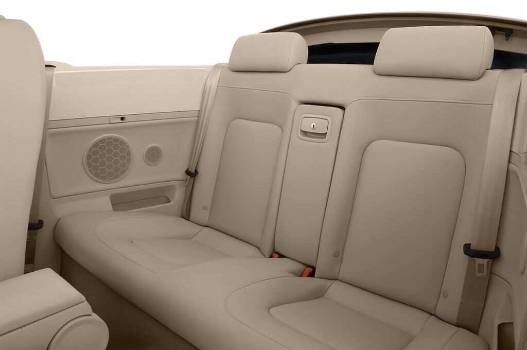 Volkswagen New Beetle (Baujahr 2010) - 2 Türen Rücksitze