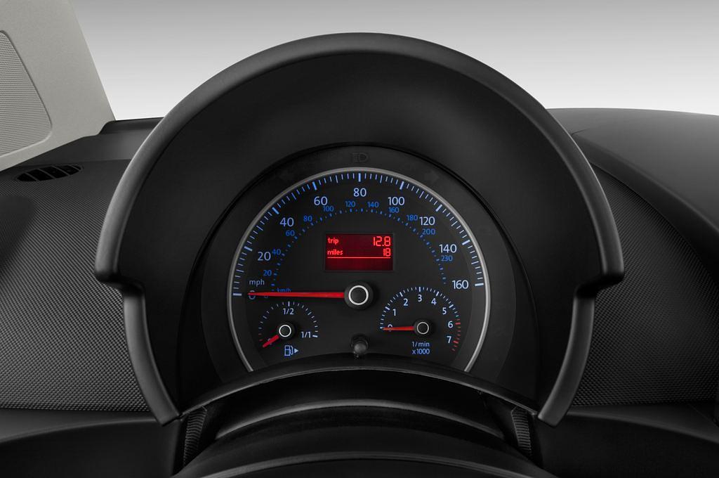 Volkswagen New Beetle (Baujahr 2010) - 3 Türen Tacho und Fahrerinstrumente
