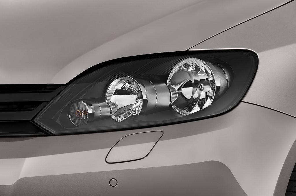 Volkswagen Golf Plus (Baujahr 2012) Trendline 5 Türen Scheinwerfer