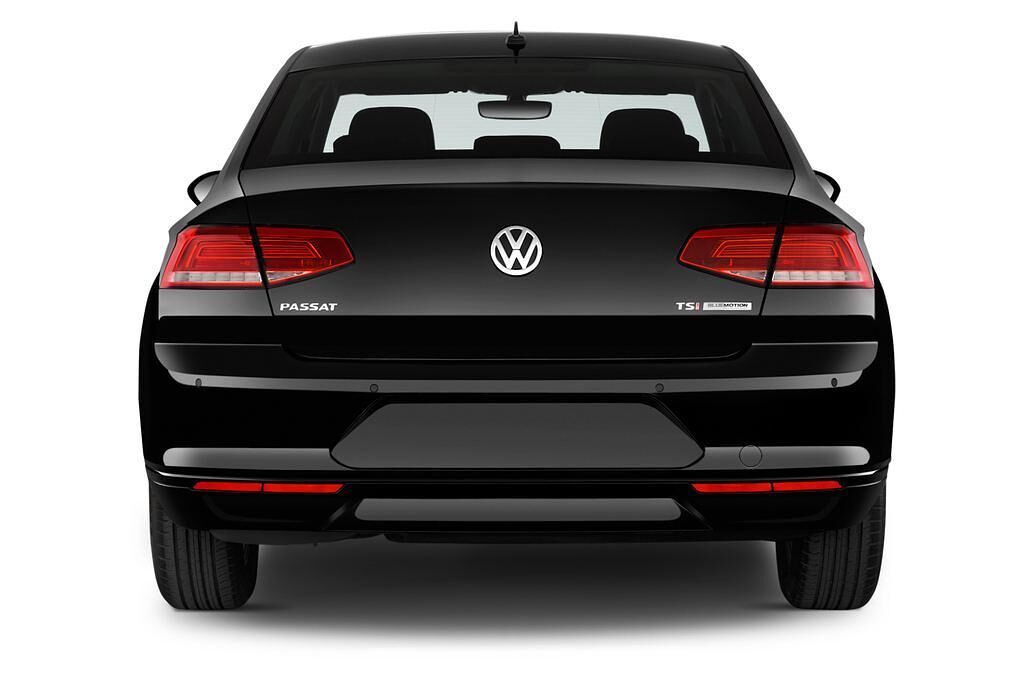 Volkswagen Passat (Baujahr 2015) 1.4 Tsi 118Kw Comfortline Bmt 4 Türen Heckansicht