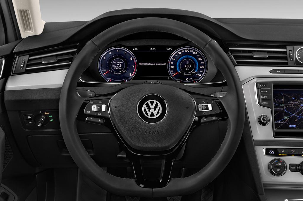 Volkswagen Passat (Baujahr 2015) 1.4 Tsi 118Kw Comfortline Bmt 4 Türen Lenkrad