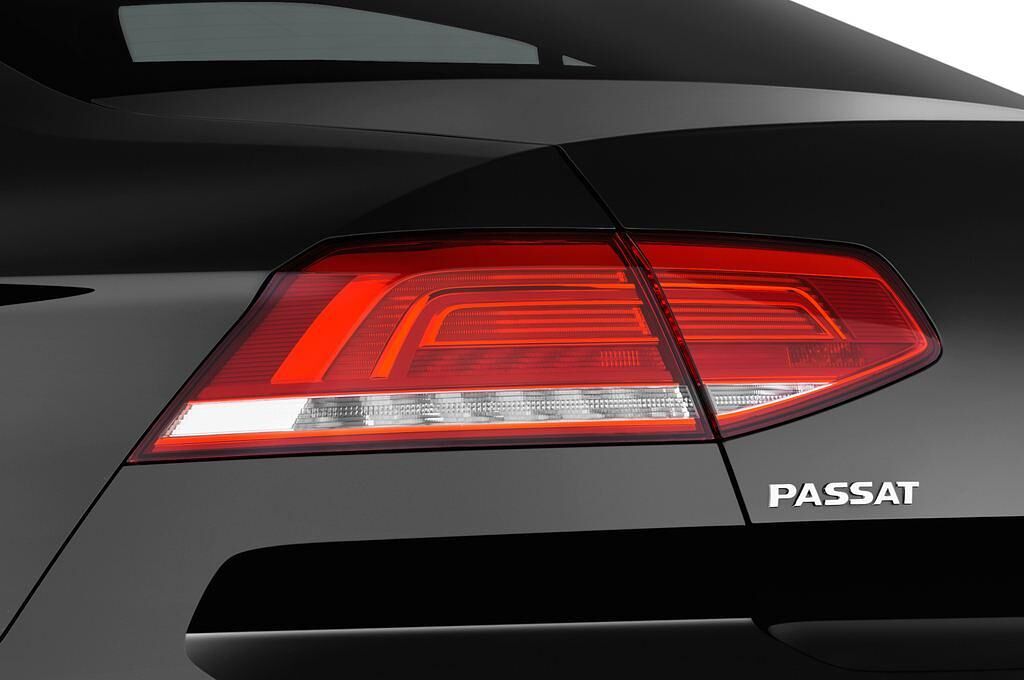 Volkswagen Passat (Baujahr 2015) 1.4 Tsi 118Kw Comfortline Bmt 4 Türen Rücklicht