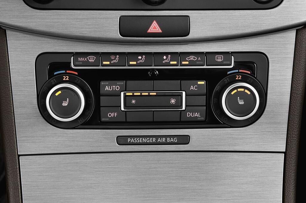 Volkswagen Passat (Baujahr 2012) Comfortline Bluemotion Technology 5 Türen Temperatur und Klimaanlage