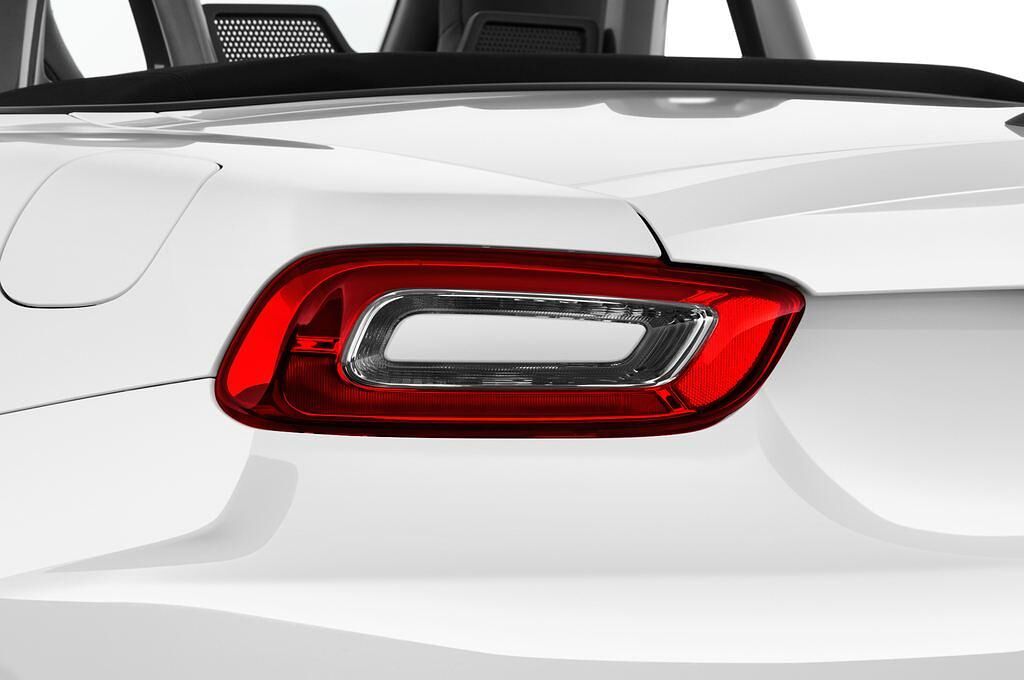 Abarth 124 Spider (Baujahr 2017) - 2 Türen Rücklicht