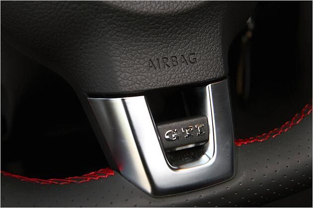 Dezenter GTI-Hinweis im Volant