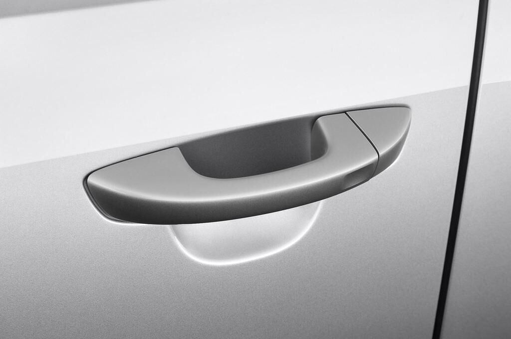 Volkswagen Sharan (Baujahr 2011) Highline 5 Türen Türgriff