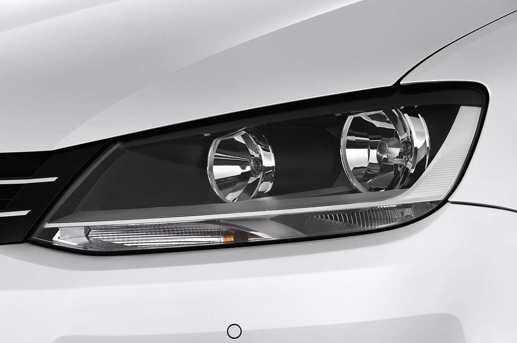 Volkswagen Sharan (Baujahr 2011) Highline 5 Türen Scheinwerfer