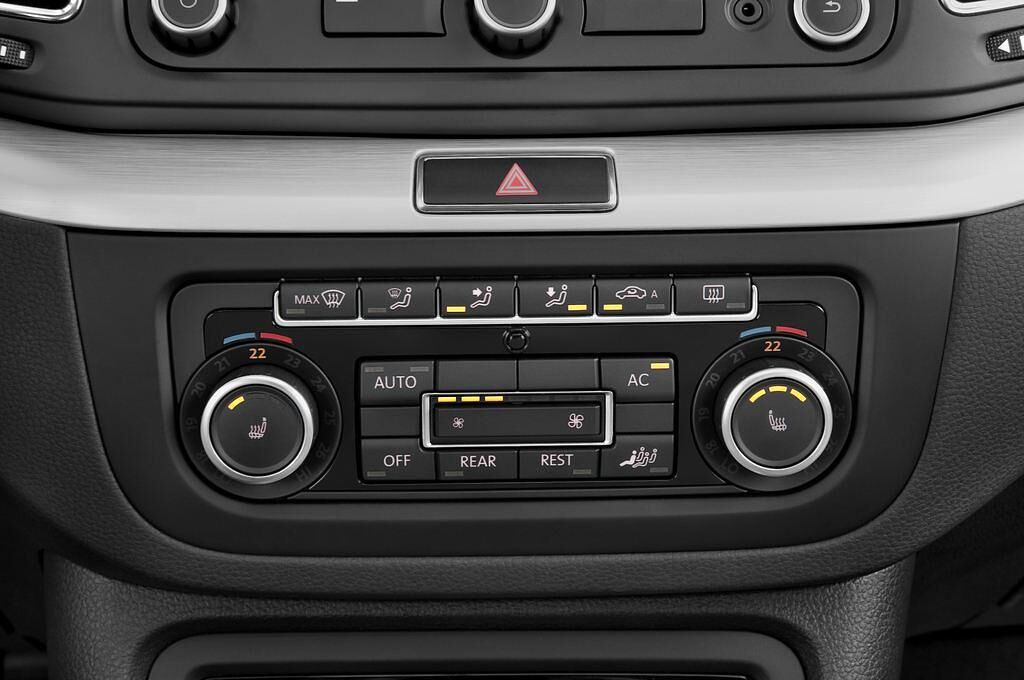 Volkswagen Sharan (Baujahr 2011) Highline 5 Türen Temperatur und Klimaanlage