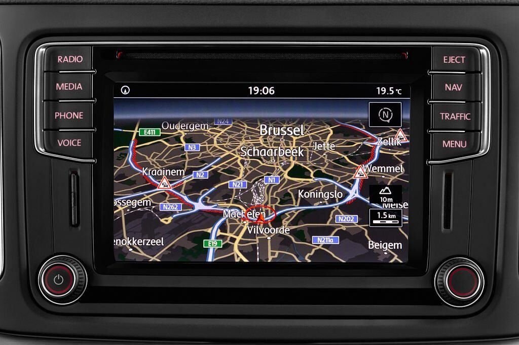 Volkswagen Sharan (Baujahr 2016) Confortline 5 Türen Radio und Infotainmentsystem