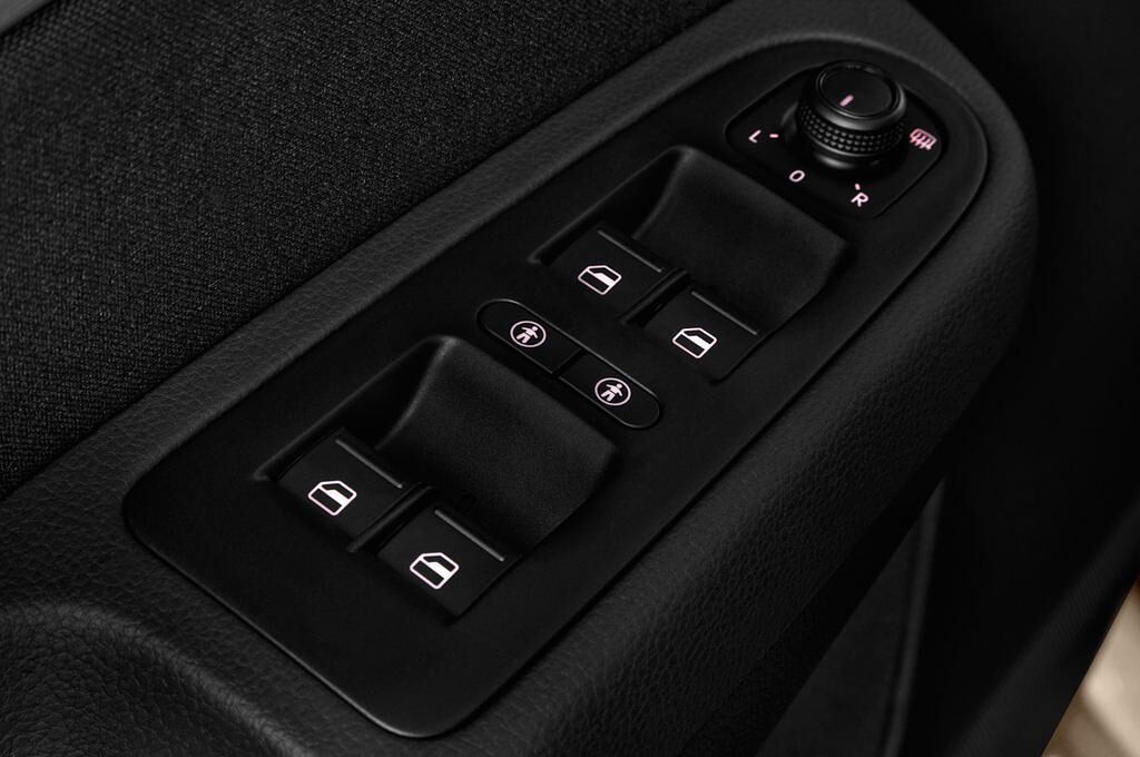 Volkswagen Sharan (Baujahr 2016) Confortline 5 Türen Bedienungselemente Tür