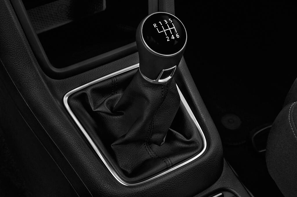 Volkswagen Sharan (Baujahr 2016) Confortline 5 Türen Schalthebel