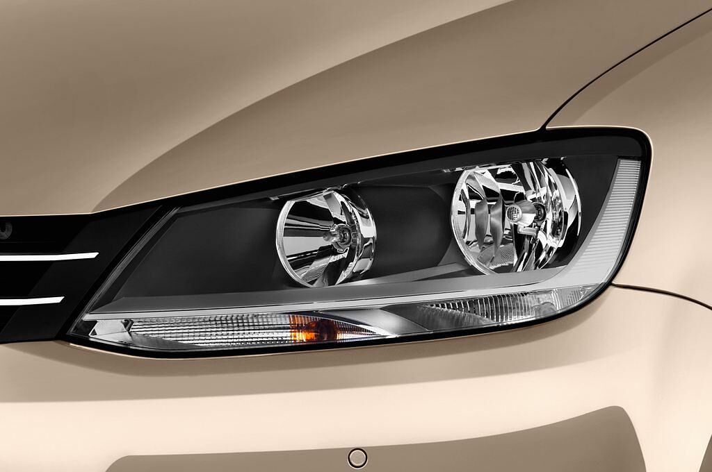 Volkswagen Sharan (Baujahr 2016) Confortline 5 Türen Scheinwerfer