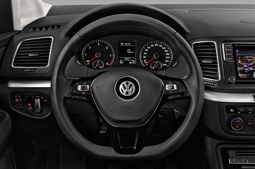 Volkswagen Sharan (Baujahr 2016) Confortline 5 Türen Lenkrad