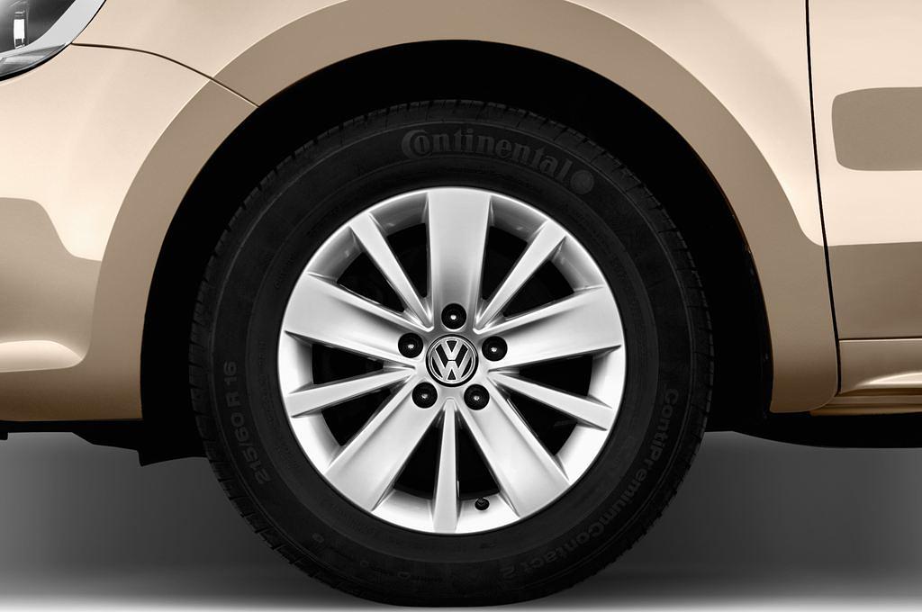 Volkswagen Sharan (Baujahr 2016) Confortline 5 Türen Reifen und Felge