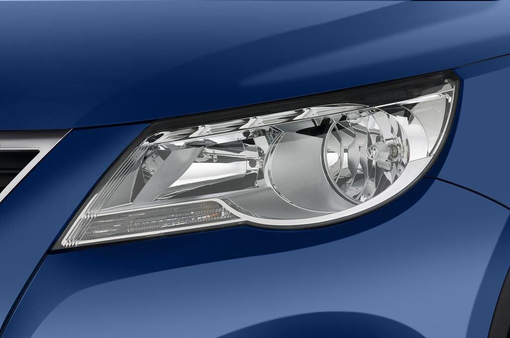 Volkswagen Tiguan (Baujahr 2011) Sport & Style 5 Türen Scheinwerfer