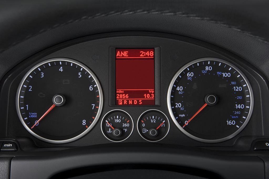 Volkswagen Tiguan (Baujahr 2011) Sport & Style 5 Türen Tacho und Fahrerinstrumente