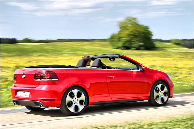 Bei großgewachsenen Fahrern liegt der obere Scheibenrahmen im Blickfeld