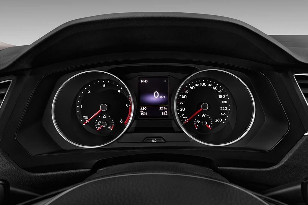 Volkswagen Tiguan (Baujahr 2017) Comfortline 5 Türen Tacho und Fahrerinstrumente