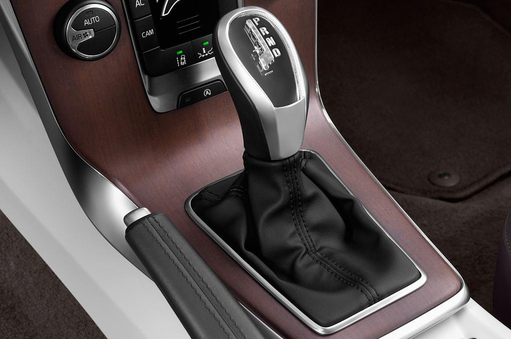 Volvo V40 Cross Country (Baujahr 2014) Summum 5 Türen Schalthebel