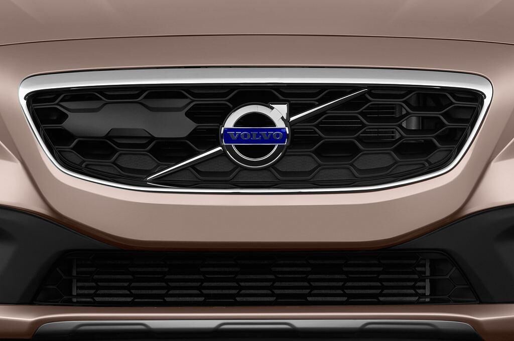 Volvo V40 Cross Country (Baujahr 2014) Summum 5 Türen Kühlergrill und Scheinwerfer