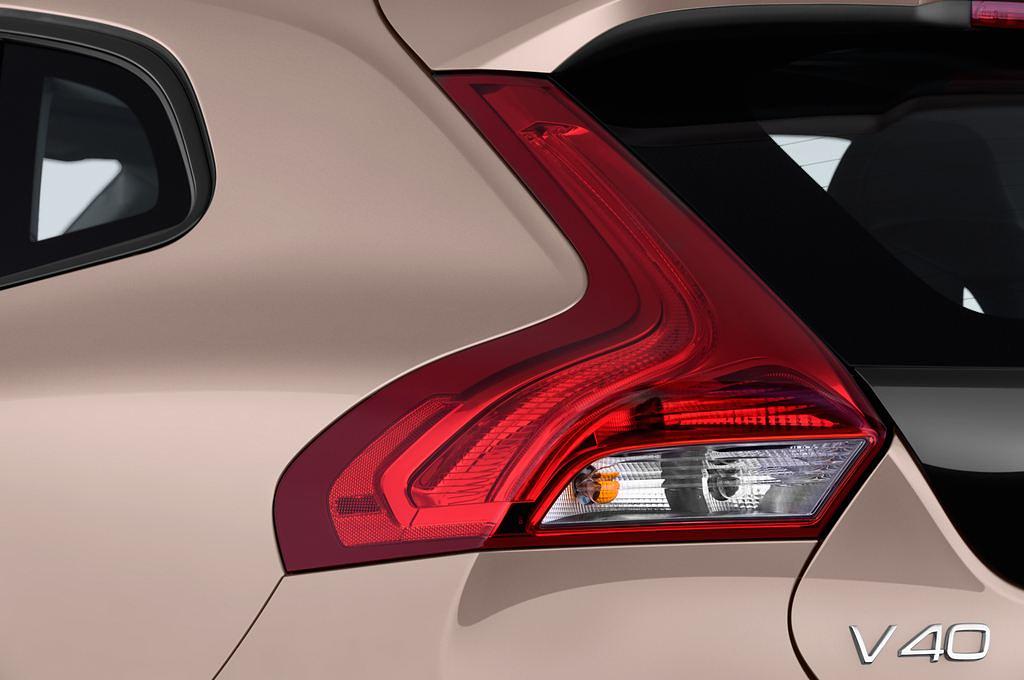 Volvo V40 Cross Country (Baujahr 2014) Summum 5 Türen Rücklicht