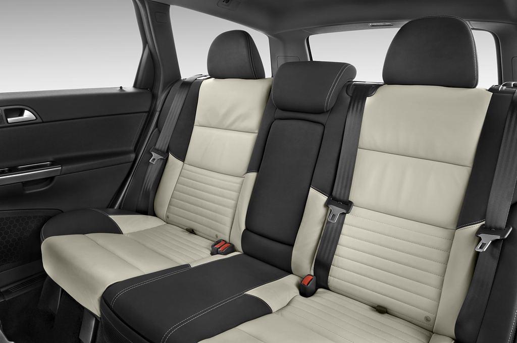 Volvo V50 (Baujahr 2010) R-design 5 Türen Rücksitze