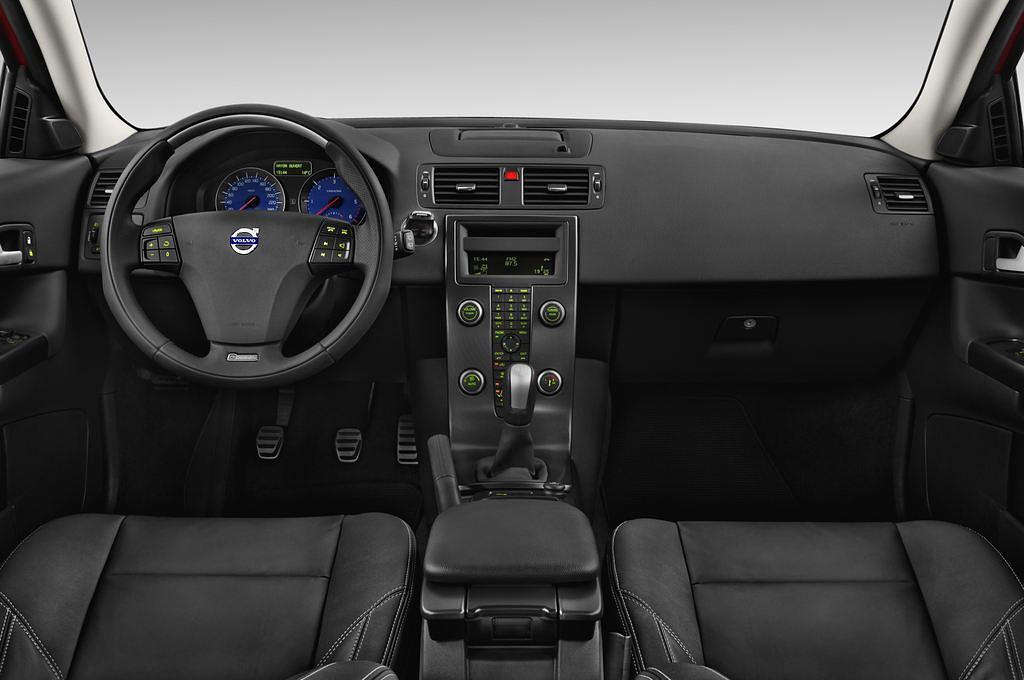 Volvo C30 (Baujahr 2012) R-Design 3 Türen Cockpit und Innenraum