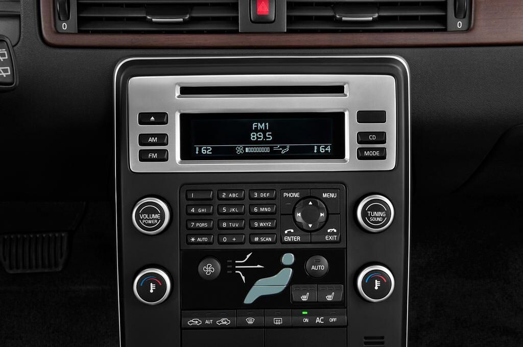 Volvo XC70 (Baujahr 2011) Kinetic 5 Türen Radio und Infotainmentsystem