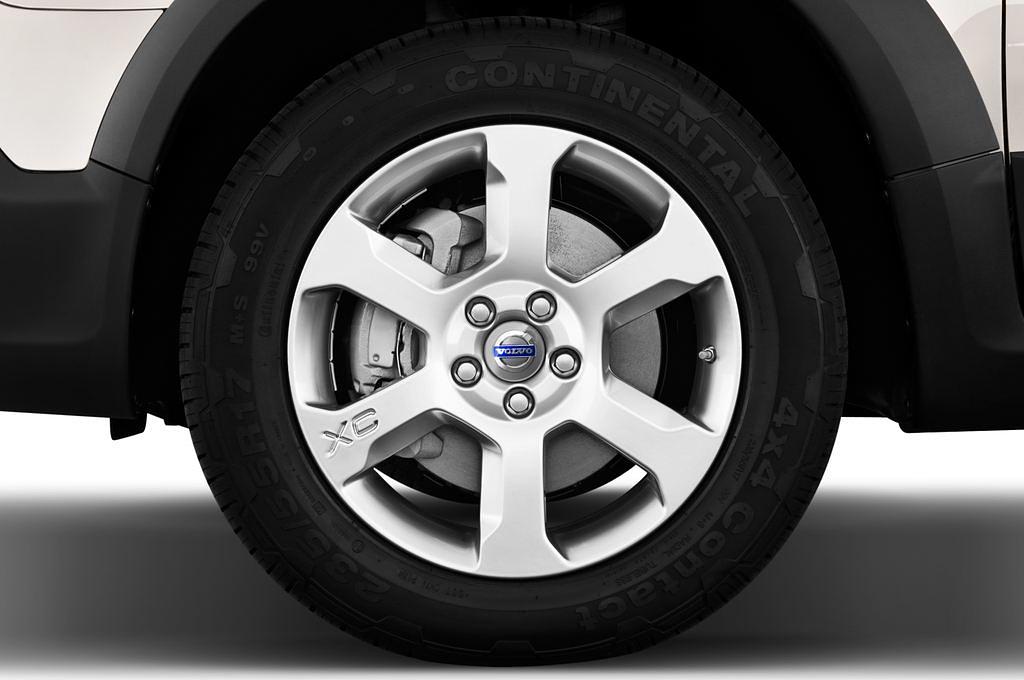 Volvo XC70 (Baujahr 2011) Kinetic 5 Türen Reifen und Felge