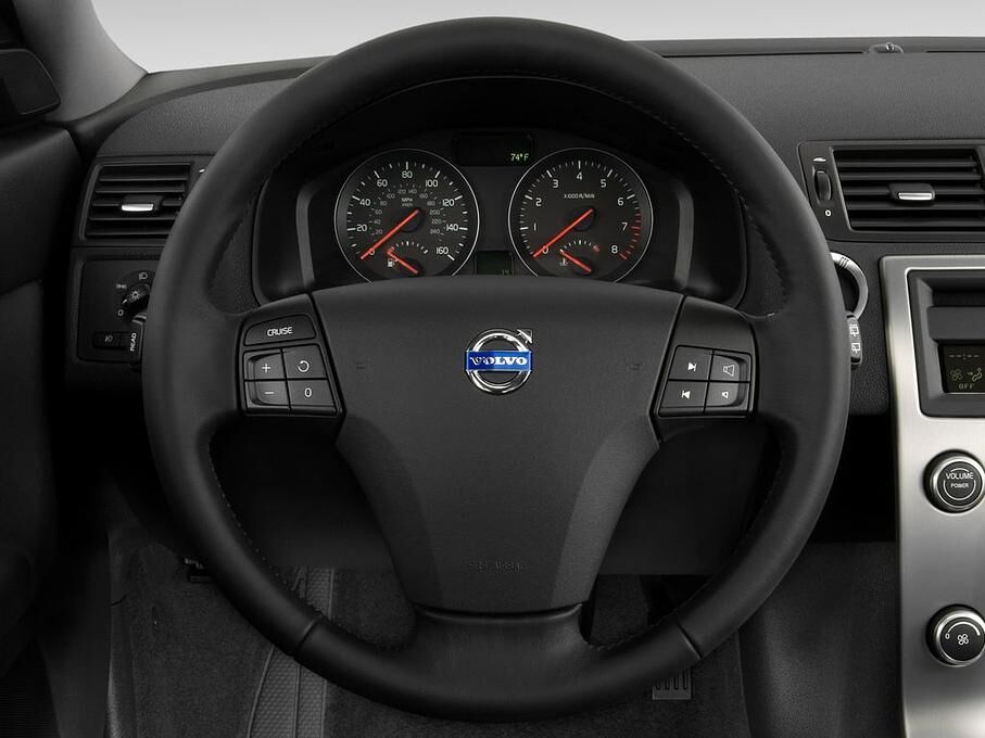 Volvo V50 (Baujahr 2010) Momentum 5 Türen Lenkrad