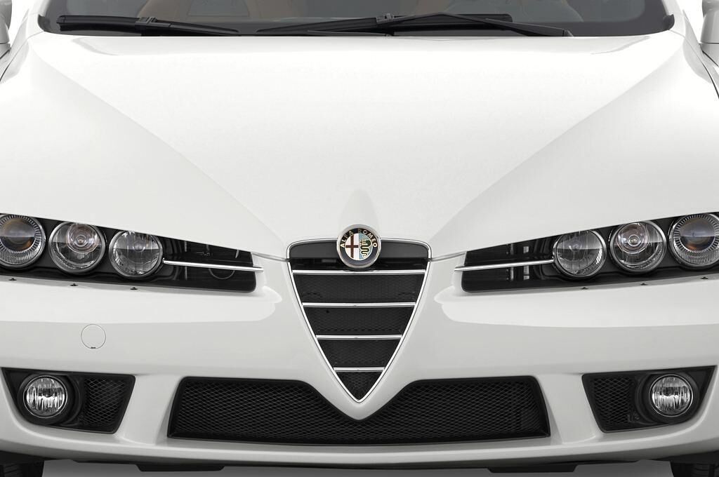 Alfa Romeo Brera (Baujahr 2009) - 3 Türen Kühlergrill und Scheinwerfer